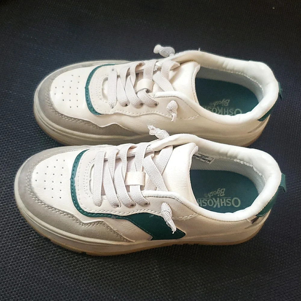 OshKosh B'gosh Easy-On Casual White and Green Sneakers